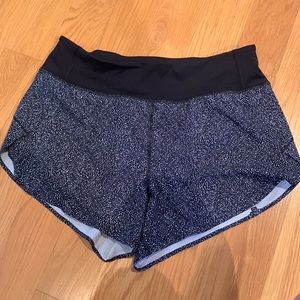 Athleta Run with It 3” short - size Small